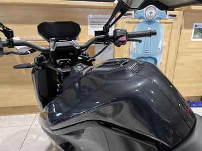 Ultraviolette F77 SuperStreet Cosmic Black (2026) - Foto 6