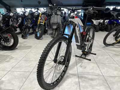 Fantic XEF 1.9 RACE L 720Wh, 29''-27,5'', freins 4 pistons, 90 Nm (2026) - Foto 2