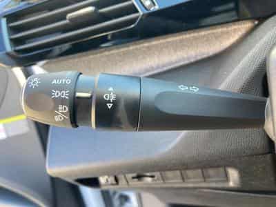 Peugeot 308 1.5 BlueHDI 130 EAT8 ALLURE (2025) - Foto 10