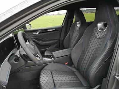 VW Passat 2.0 TDI 193 DSG 4 Motion R-Line (2026) - Foto 7