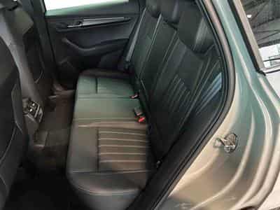 Skoda Karoq 2.0 TSi 190 DSG Sportline 4x4 (2025) - Foto 9