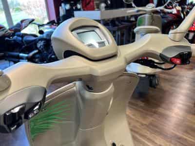 Vespa 946 DRAGON (2024) - Foto 6