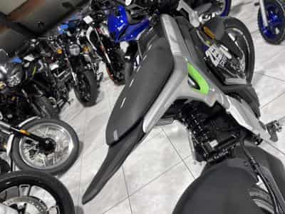 Zeeho C!ty Sport 3500 W ROAD autonomie  74 km  homologuée 45 Km/h. (2026) - Foto 5