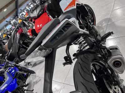 KTM 390 Duke (2022) - Foto 5