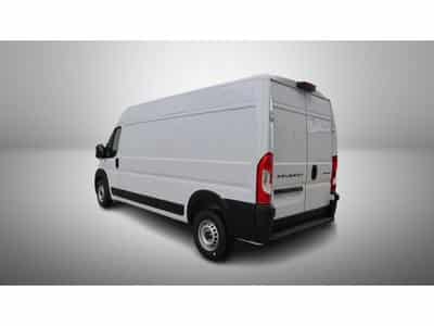 Peugeot Boxer 2.2 BlueHDI 140 EAT8 L3H2 (2025) - Foto 5