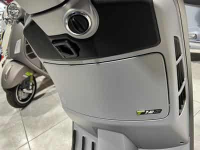 Vespa GTS 125 Grigio entusiasta matt (2026) - Foto 7