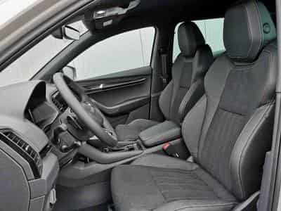 Skoda Karoq 2.0 TdI 150 DSG SPORTLINE 4X4 (2025) - Photo 6