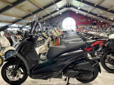 Piaggio Beverly DEEP BLACK (2026) - Photo 4
