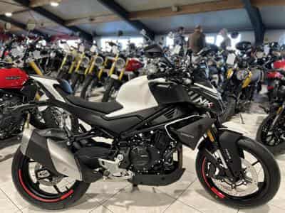 CF Moto 450 NK (2026) - Foto 1