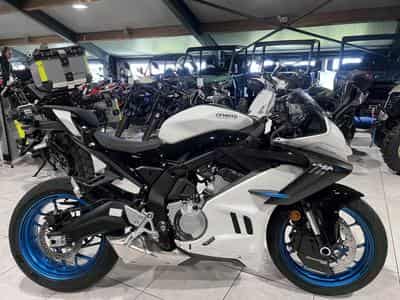 CF Moto 675 SR-R (2025) - Foto 1