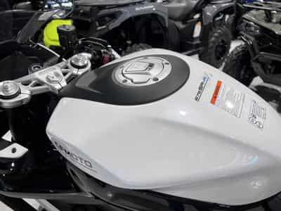 CF Moto 675 SR-R (2025) - Foto 6