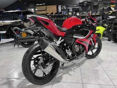 QJmotor SRK 125 R (2026) - Photo 3