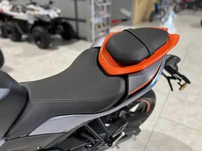 QJmotor SRK 125 S (2026) - Photo 5