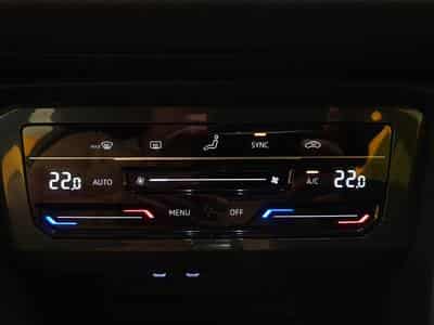 VW Tiguan 2.0TDI 150 LIFE (2021) - Photo 13