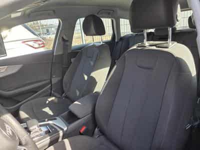 Audi A4 AVANT 30TDI ATTRACTION S-TRONIC (2022) - Photo 6