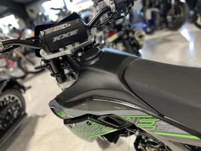 KL Motorcycle KXE Motard 125 SM ABS (2026) - Photo 6