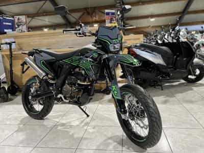 KL Motorcycle KXE Motard 125 SM ABS (2026) - Photo 7