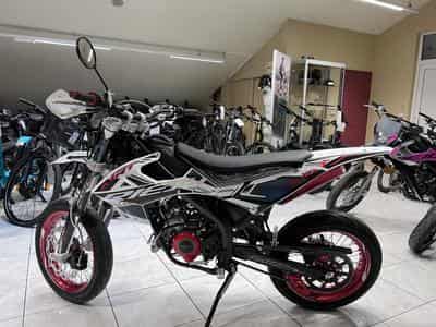 Rieju MRT 50 SM Trophy Mirage (2026) - Photo 4