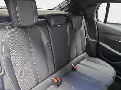 Peugeot 208 1.2 PureTech Hýbrid 110 E-DSC6 GT (2025) - Photo 9