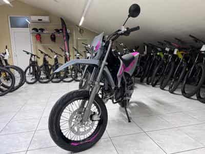 Rieju MRT 50 SM Grey (2026) - Photo 2