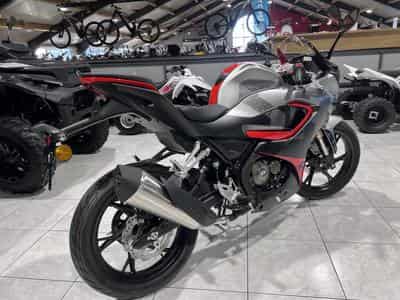 QJmotor SRK 125 R (2026) - Foto 3