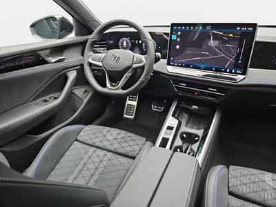 VW Passat 2.0 TDi DSG 150 R-Line (2025) - Photo 8