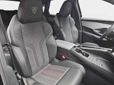 Peugeot 5008 1.2 PureTech 146 e-DSC6 GT (2025) - Photo 14