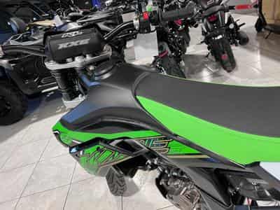 KL Motorcycle KXE Motard 125 SM ABS (2026) - Photo 6