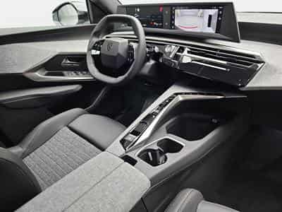 Peugeot 5008 1.2 PureTech 146 e-DSC6 ALLURE (2025) - Photo 15