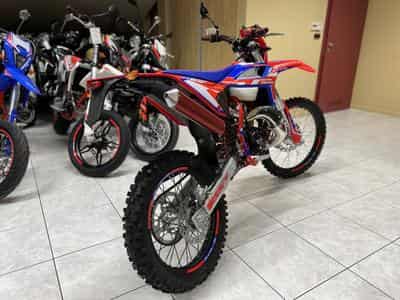 Beta R Enduro RACING 2T (2026) - Photo 4