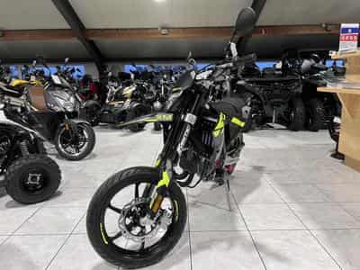 Fantic Motard PERFORMANCE 2T (2026) - Photo 2