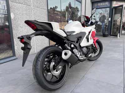 Yamaha YZF-R3 70 TH (2026) - Photo 2