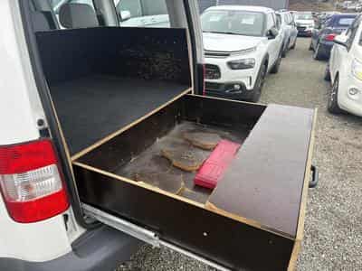 VW Caddy 2.0 TDI 105CV DSG (2009) - Photo 9