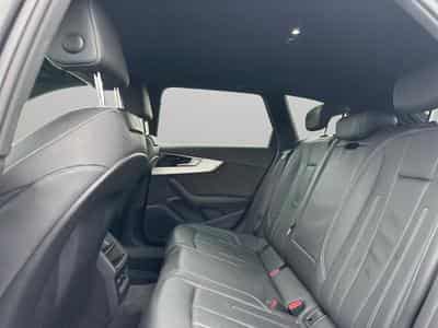 Audi A4 Avant S Line / Diesel (2022) - Photo 11