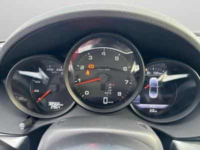 Porsche 718 Cabriolet / Essence (2019) - Photo 11