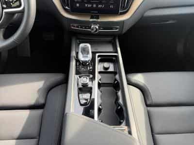 Volvo XC60 Facelift T6  Plus Dark (2025) - Photo 11