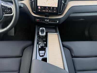 Volvo XC60 Facelift T6 Plus Dark / Hybride (2025) - Photo 11