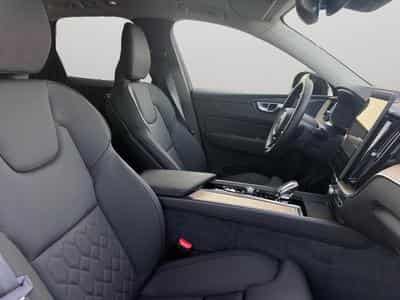 Volvo XC60 Facelift T6 Plus Dark / Hybride (2025) - Photo 15