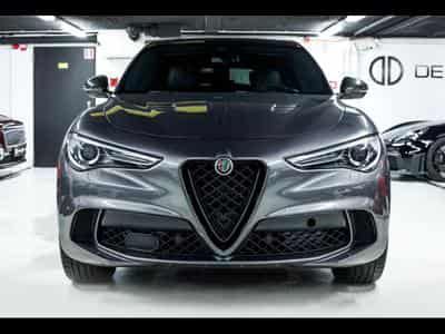 Alfa-Romeo Stelvio QUADRIFOGLIO 2.9T V6 AT8-Q4 (510 CH) - GRIGIO VESUVIO (2020) - Foto 5