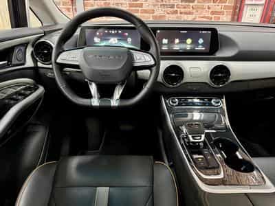 Forthing U-Tour U-Tour 1.5 177cv Auto AttRem/ToitO+P/SiègCh+V (2025) - Photo 4