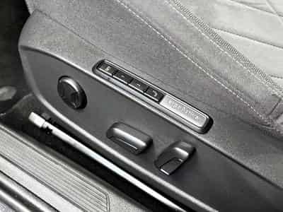 VW Golf STYLE 2.0 TDI 150CV DSG7 *CAMERA* NAVI * SIEGES CHAUFF* (2024) - Photo 9