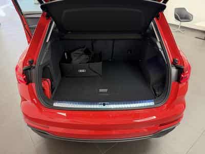 Audi Q3 S line 45 TFSIe 245 CV / 180 kW S tronic (2023) - Photo 9