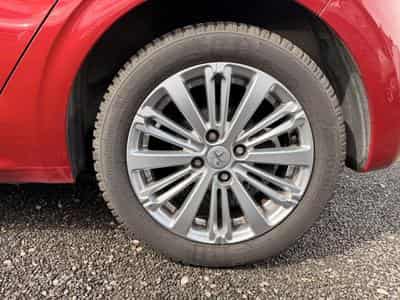 Peugeot 208 1.2 ALLURE 110 S&S (2015) - Photo 11