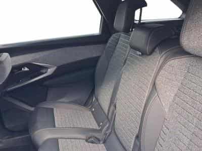 PEUGEOT 5008 Hybrid 145ch Allure e-DCS6 (2025) - Photo 8