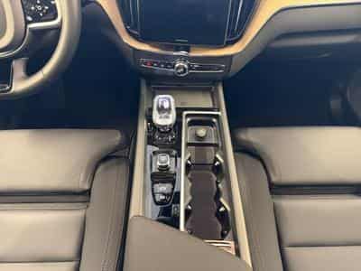 Volvo XC60 Facelift T6 Plus Dark / Hybride (2025) - Foto 11