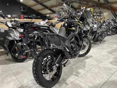 Zontes 703 F BLACK/GOLD 21 (2026) - Foto 3