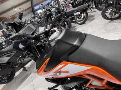 KTM 390 Duke (2024) - Foto 7