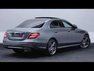 Mercedes E 220 d Limousine AMG Line 9g - Tronic (2019) - Photo 4