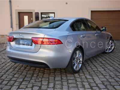 Jaguar XE Portfolio 20t (2016) - Photo 3