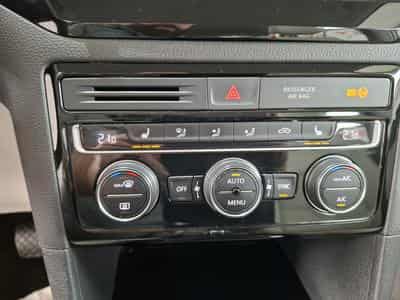 VW Golf 1.4TSI DSG Highline BlueMotion,1Hand,NAVI,CAMERA,PDC,LEDER,L (2015) - Photo 14